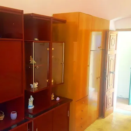 Diantha Apartment